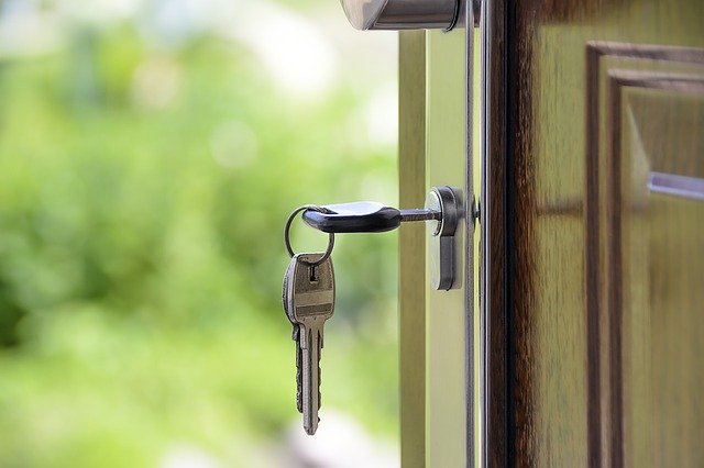 mieszkanie klucz drzwi sprzedaż